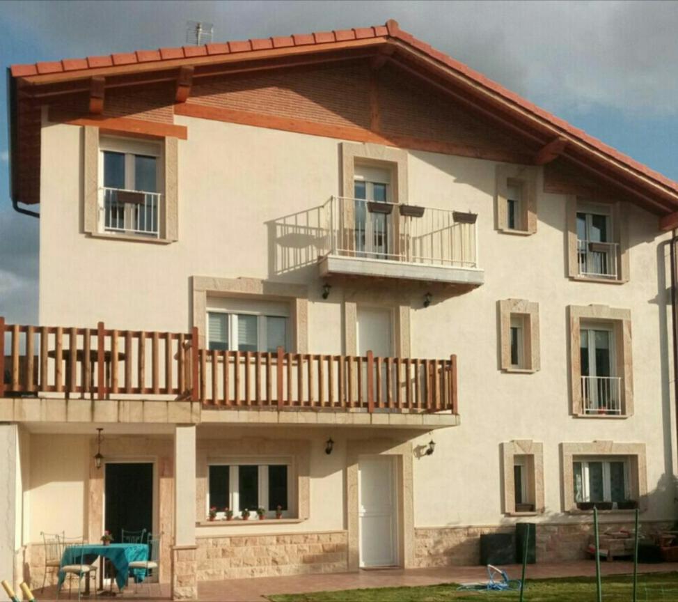 Lur Etxea Apartamento *